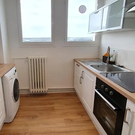 Gare Saint-laud - Proche Centre Ville Homestay *